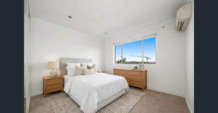 Renovated Apartment with City Views in Prime Bulimba Location - Photo 3
