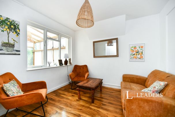 1 bedroom house to rent Newmarket Road, BN2 - Photo 1