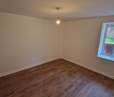 2 bed flat to rent in Belvedere Court, North Street - Photo 6