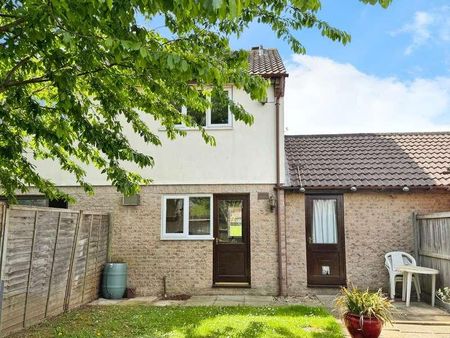 Buscombe Gardens, Brockworth, GL3 - Photo 2