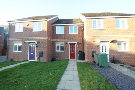 2 bedroom Mid Terraced House to let - Photo 3