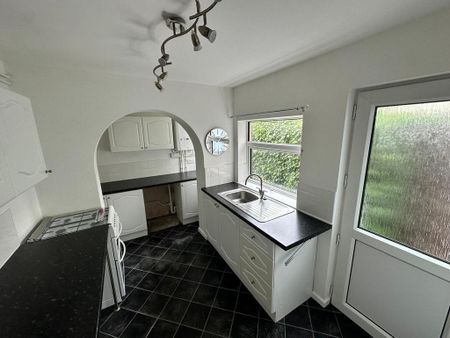 3 bedroom semi-detached house to rent - Photo 4