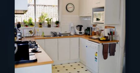 2 Bed, 1 Bath - Photo 4