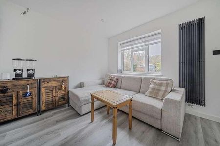 Sunningdale, Berkshire, SL5 - Photo 4