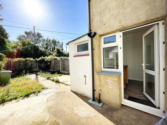 3 bedroom terraced house to rent - Photo 1