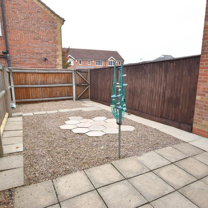 2 bedroom townhouse to rent - Photo 1