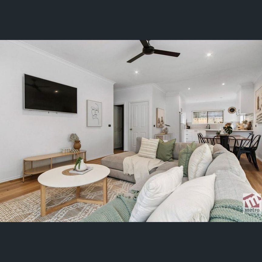 LIGHT, COMFORT & STYLE! - Photo 1