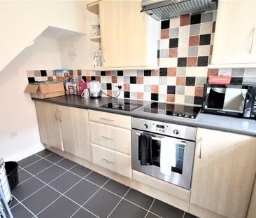 1 bedroom mews to rent - Photo 4