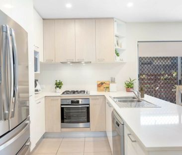 4 Bedrooms plus study in Coomera! - Photo 4
