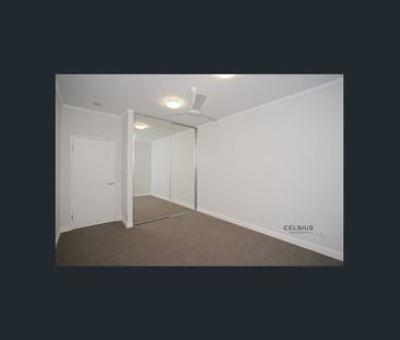 Spacious 1x1 Apartment on the Vic Park Strip! - Photo 4