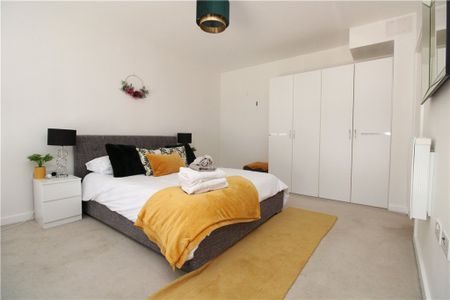 Durnsford Road, London, SW19 8GS - Photo 3