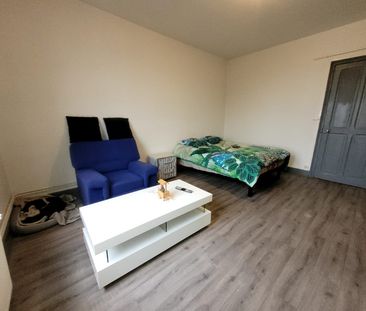 Location Appartement 3 pièces 75m² - Photo 2