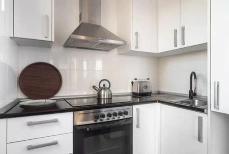 1 bedroom luxury penthouse for rent in Valencia - Photo 5