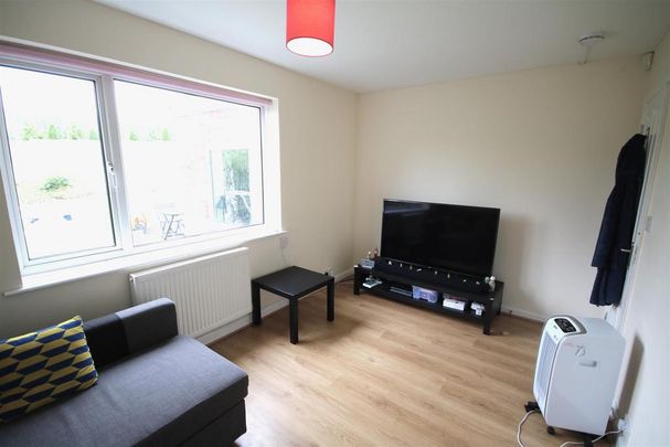 5 bedroom detached house to rent - Photo 1