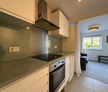 Studio to rent - Photo 6