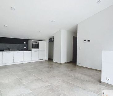 Appartement te huur in Andenne voor € 820 met 2 slaapkamers - Photo 2