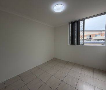 Enormous first floor apartment to be seen - Photo 3
