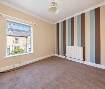 2 bedroom end of terrace house to rent - Photo 3