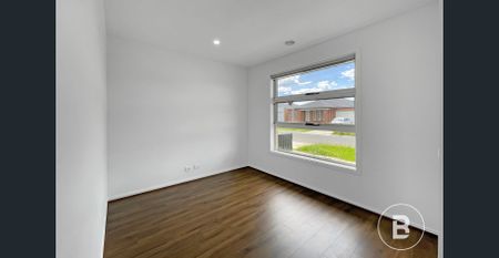 PREMIUM 4 BEDROOM HOME IN PRIME LOCATION - Photo 4