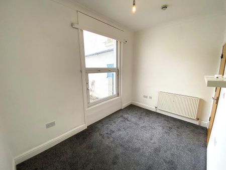 4 bedroom ground floor maisonette to rent - Photo 4