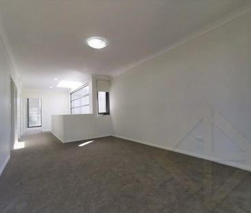 111 Callistemon Circuit, Jordan Springs NSW 2747 - House For Rent |... - Photo 2