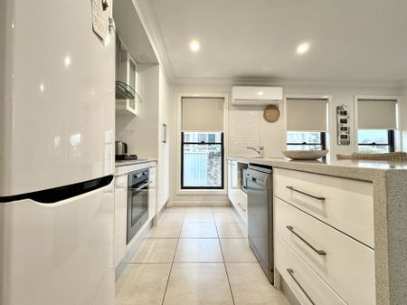 Charming Coastal Retreat in Blue Bay - Photo 5