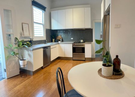 25 Collett Street, Kensington VIC 3031 - Photo 4