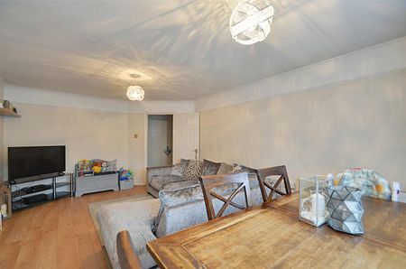 2 bedroom maisonette - Photo 3