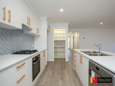 Modern 3-Bedroom Home in North Tamworth – Perfect for Comfortable Living! - Photo 2