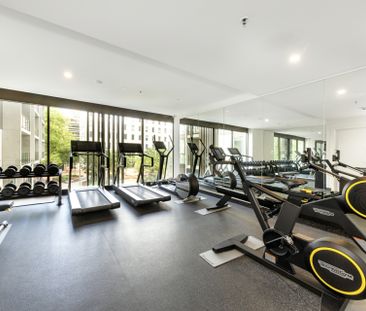 Fully Furnished in the Heart of the City! - Photo 1