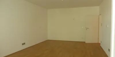 Tolle Familien-Wohnung: 3-Zimmer mit Loggia und Grünblick nahe Wolfrathplatz - Foto 2