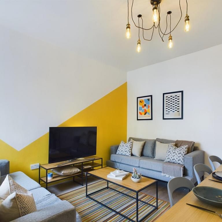 6 bedroom house to rent - Photo 1