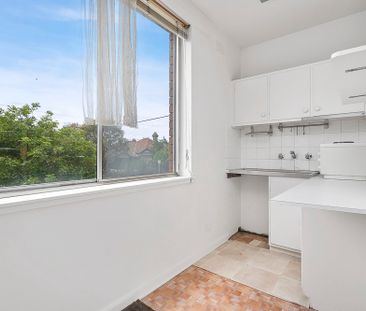 9 Findon Street, Hawthorn VIC 3122 - Studio For Rent | Domain - Photo 3