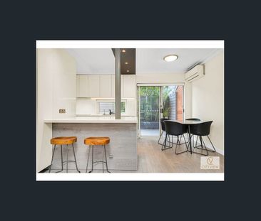 Luxury fully renovated 2 bedroom Townhouse - Photo 3