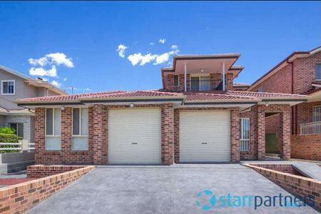 Situated in a quiet Street this awesome Two Storey Duplex is waiting for its new tenant! - Photo 5