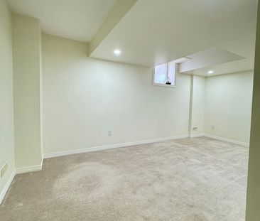 For Lease - 453 Aspendale Crescent, Mississauga, Ontario - Photo 5