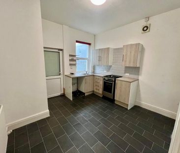 2 bedroom end of terrace house to rent - Photo 4