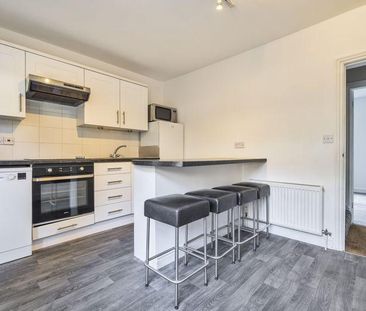 2 bedroom semi-detached house to rent - Photo 5