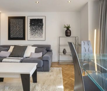 Whole 3 bedrooms apartment in Madrid - Photo 3