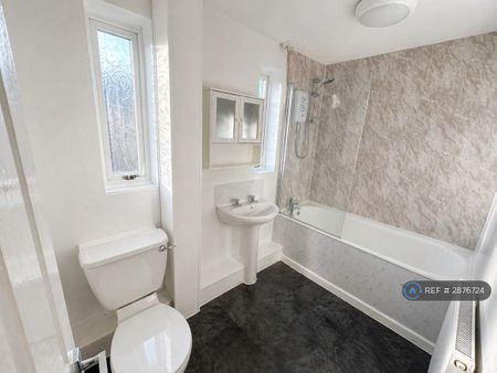 3 bedroom terraced house to rent - Photo 4