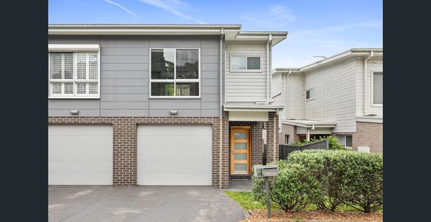 Spacious 3 Bed Room Town House - Photo 1