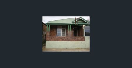 LARGE 3 BEDROOM HOUSE - Photo 3