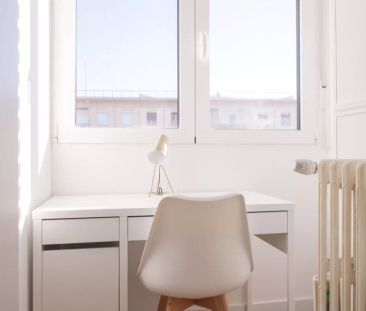 Room in a shared 6-bedroom apartment for rent in Niño Jesús. - Foto 2