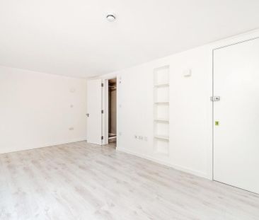 Flat to rent - Photo 2