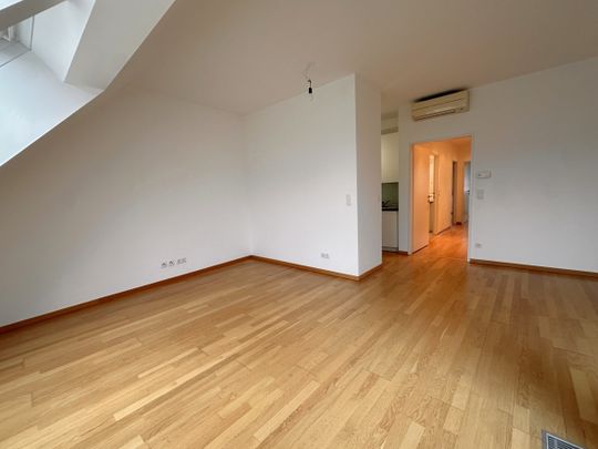 Moderne Wohnung mit Dachterrasse - Photo 1