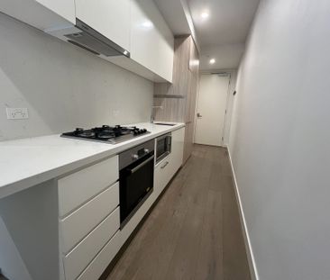 1 Bedroom Apartment with carpark - Photo 3