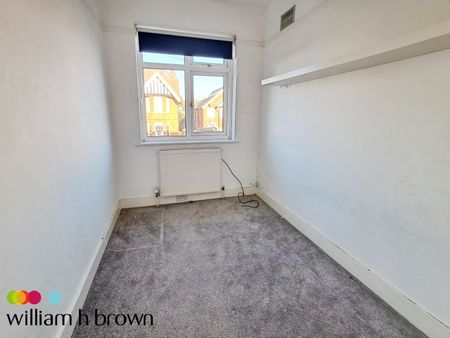 Robin Hood Road, Brentwood - Photo 5