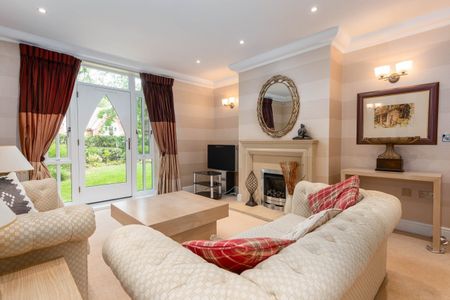 Ellesmere Road, WEYBRIDGE, KT13 - Photo 2