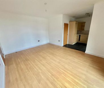 St. James's Street - Photo 2