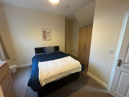 Room 3, 99 Victoria Road, Mexborough, S64 - Photo 4